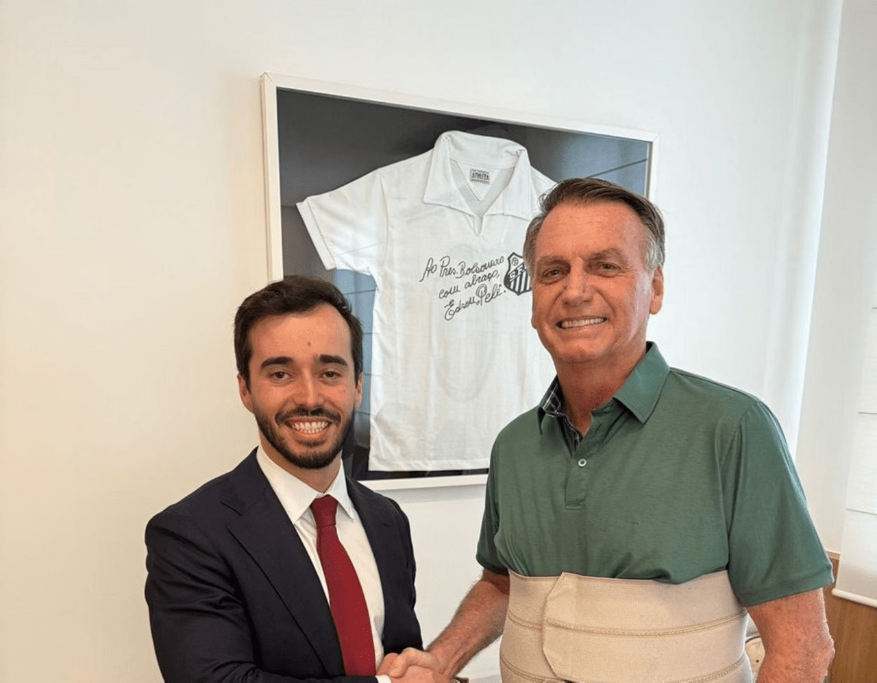 BOLSONARO Encontra com Assessor de TRUMP e Medidas Vão Ser tomadas contra Alexandre De Morais. Ele vai… Ver mais