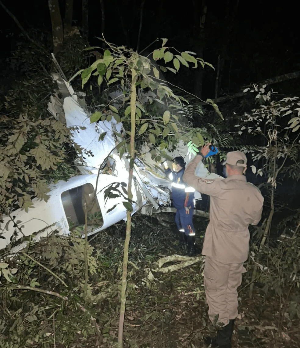 Tragédia nos Andes: Avião Médico Cai no Chile e Deixa Seis Mortos em Mis…Ver mais