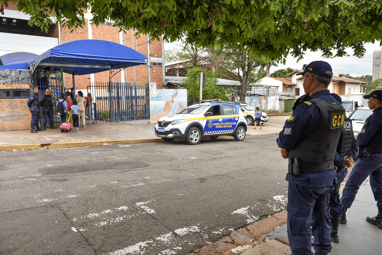 Tr4gédia em escola: cri5nça m0rre após ele fazer pa…Ver mais