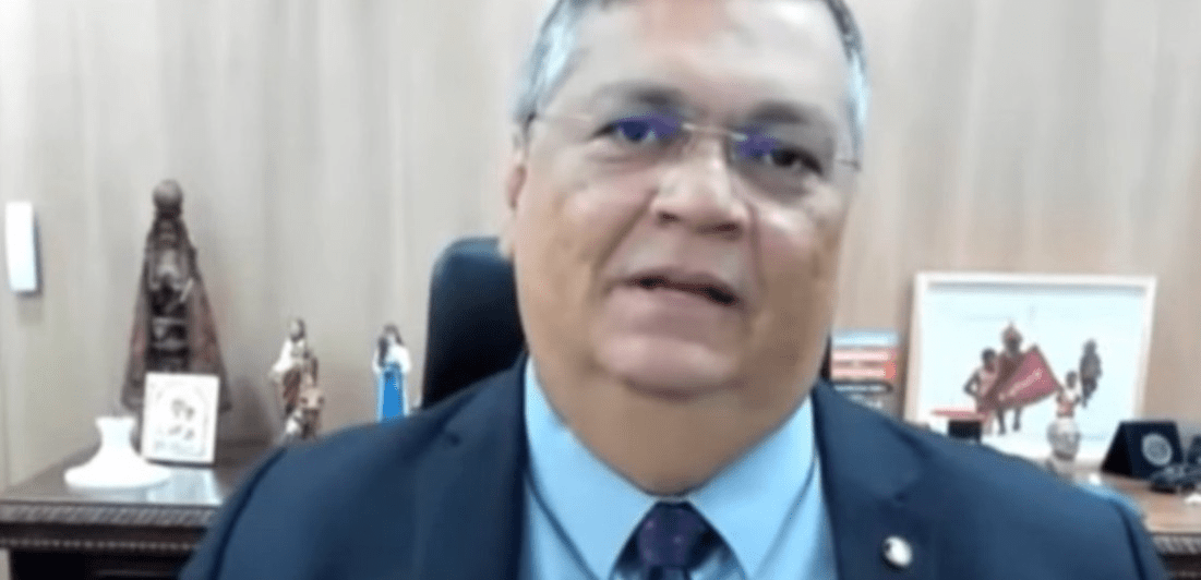 Flávio Dino sofre ataque em avião enquanto fazia se…Ver mais