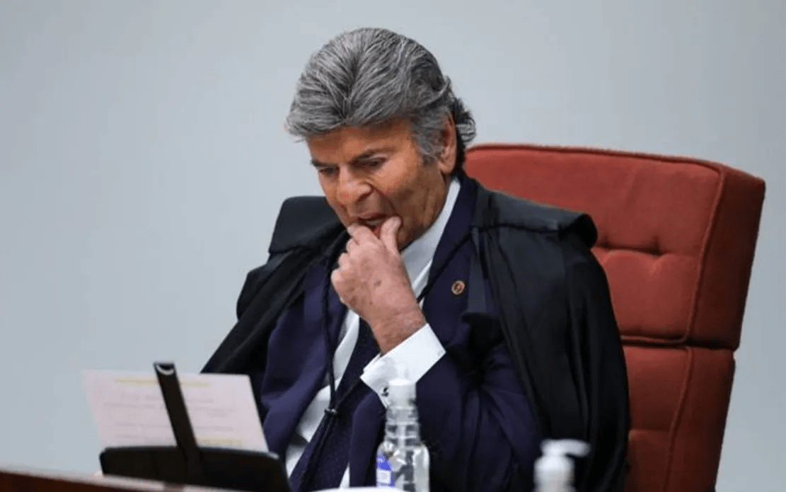 Urgente: Fux surpreende e vota pela anulação de processo contra Bolsonaro no…Ver mais